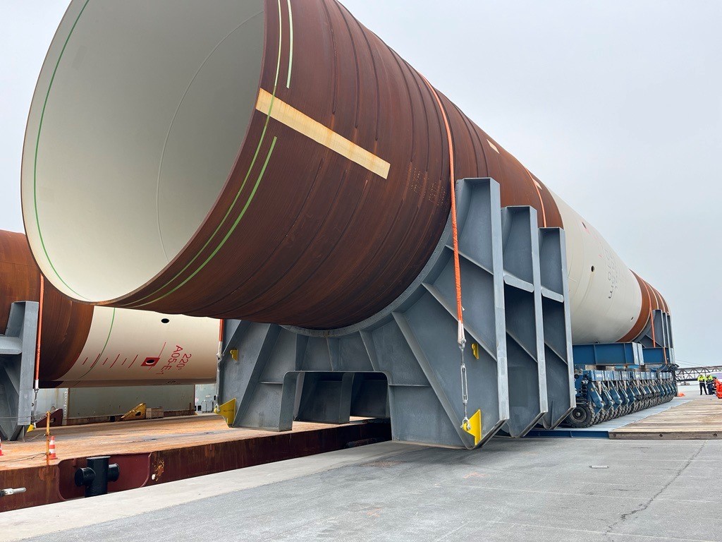 Les premiers monopieux du parc EMYN sont arrivés à La Rochelle